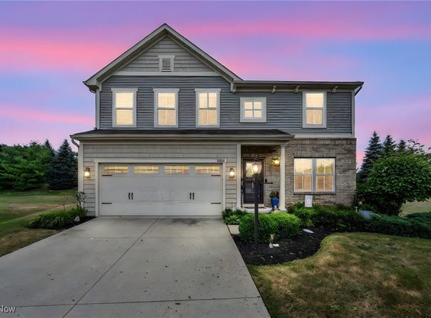 8682 Prairie Grass Lane, Mentor, OH 44060