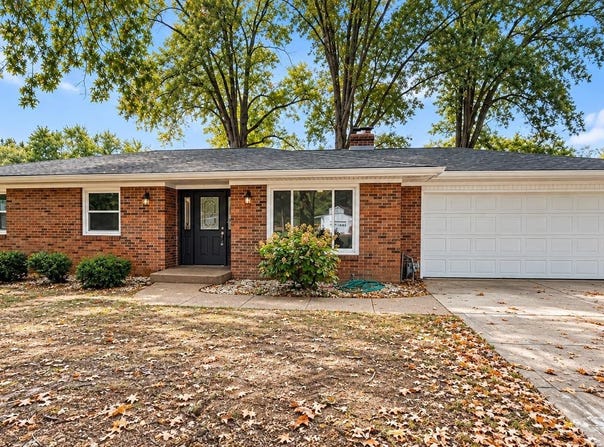 5706 Bridgeview Drive, Evansville, IN 47712