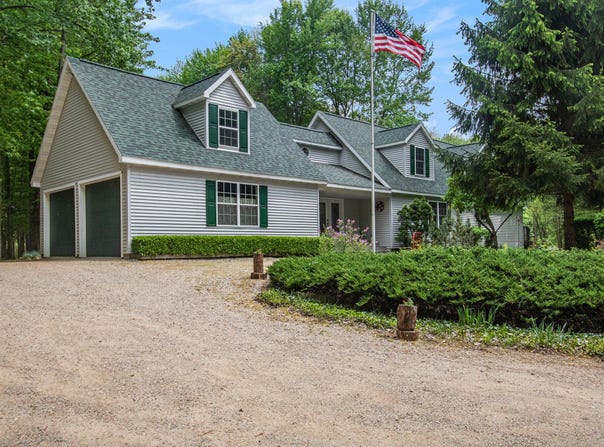 59010 26th Avenue, Bangor, MI 49013