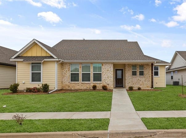 113 King Arthur Ct, Glen Rose, TX 76043