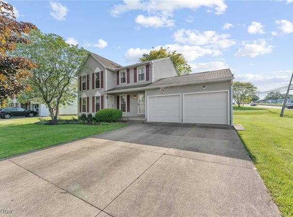 6527 Blossomwood Circle NE, Canton, OH 44721