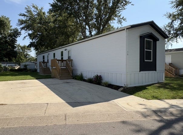 17311 E US Hwy 40, Independence, MO 64055