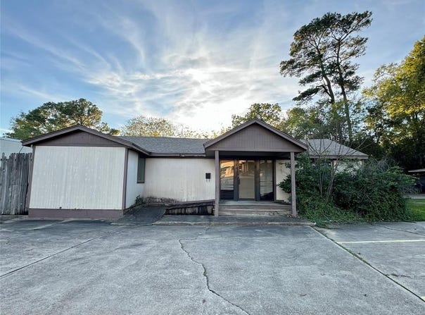 903 Pine Tree Road, Longview, TX 75604
