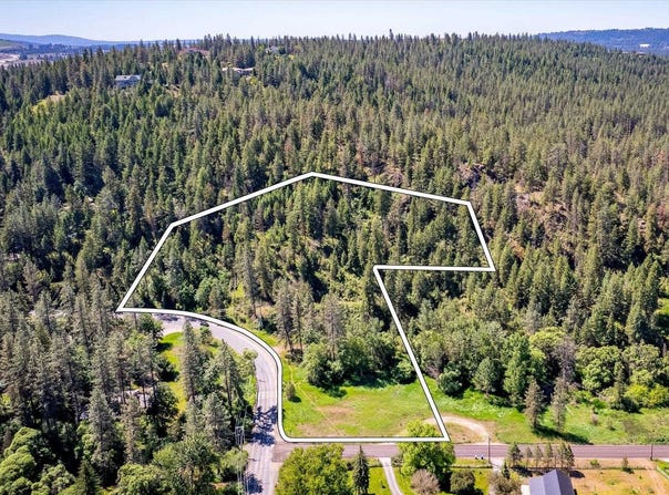 2126 E LEONA Dr, Spokane, WA 99208
