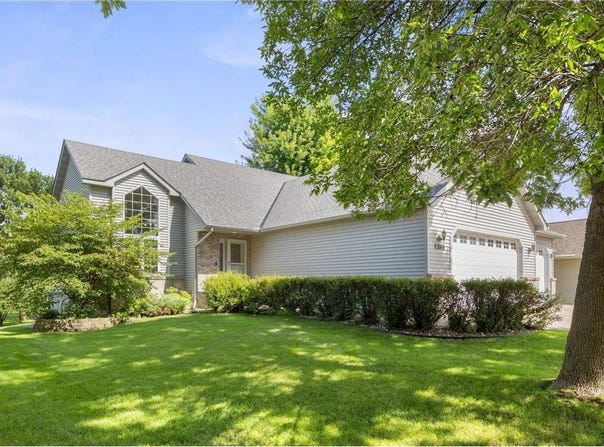 1281 Sunburst Way SE, Hutchinson, MN 55350