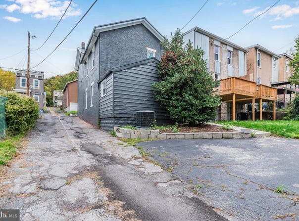 424 WALNUT STREET, CUMBERLAND, MD 21502