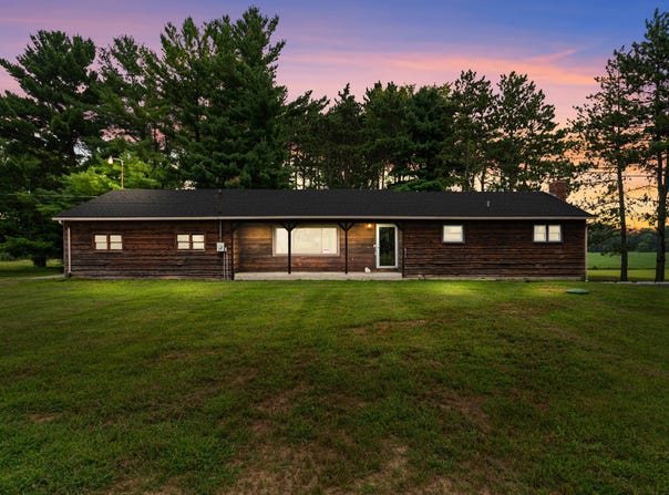 5560 Dewey Road, Hillsdale, MI 49242