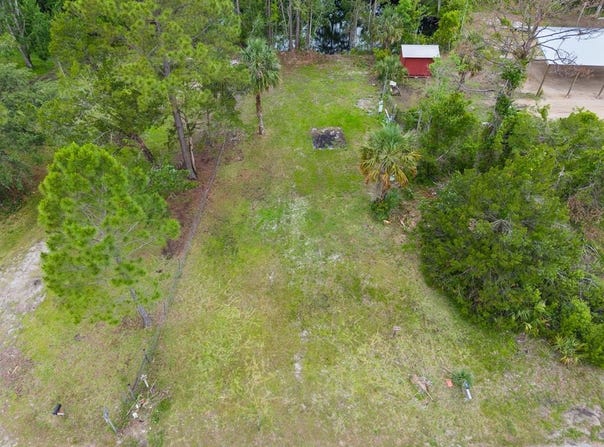 260 326th St, Suwannee, FL 32680