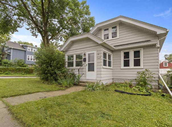 9324 W Lapham St, West Allis, WI 53214