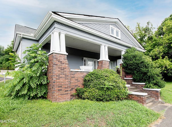 400 N Main St, Clinton, TN 37716