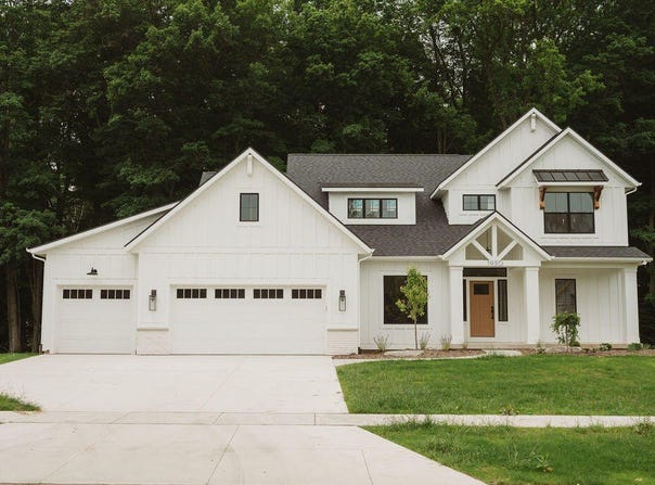 1950 Creekside Drive SW, Byron Center, MI 49315