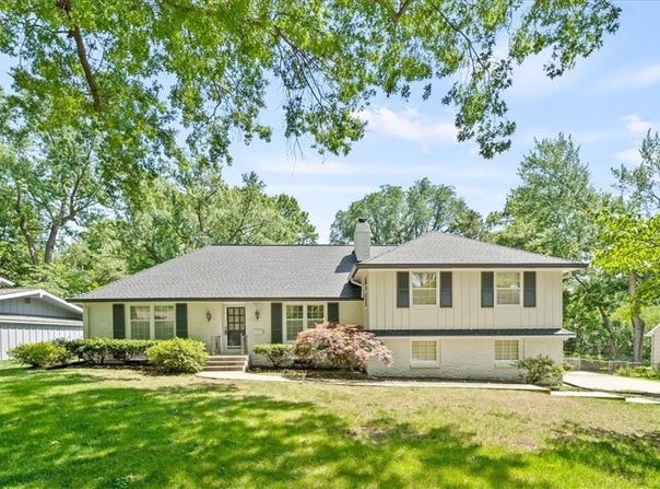 5211 W 79th Terrace, Prairie Village, KS 66208