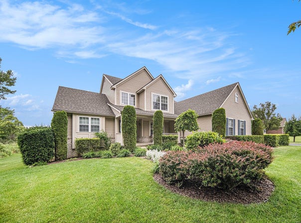 2762 Island Hills Drive, Dexter, MI 48130
