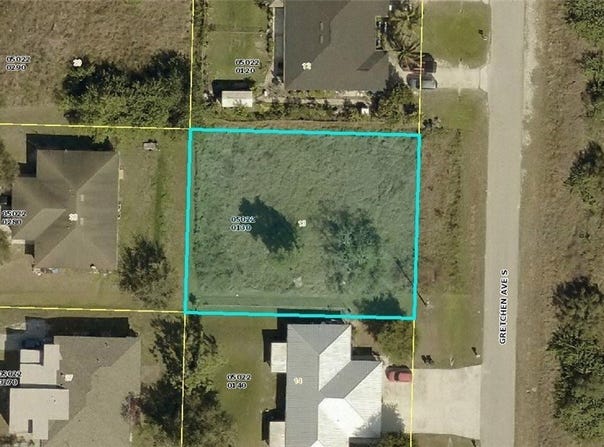2650-2652 Gretchen Avenue S, Lehigh Acres, FL 33973