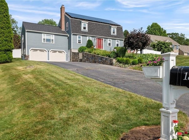 18 Valley Stream Drive, Cumberland, RI 02864
