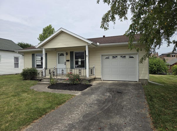 210 W Benton Street, Wapakoneta, OH 45895