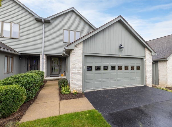 3 Woodbury Way, Fairport, NY 14450