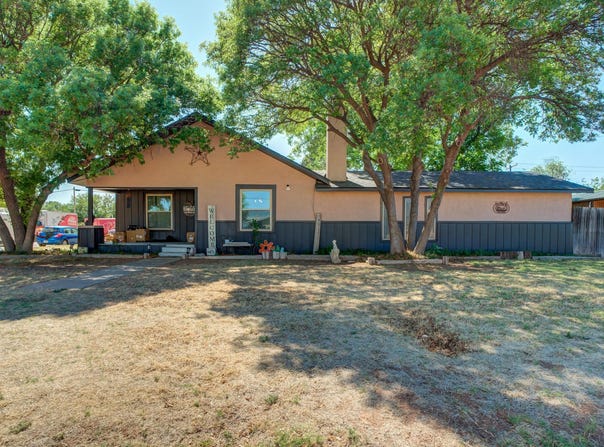 2101 Avenue J, Tahoka, TX 79373