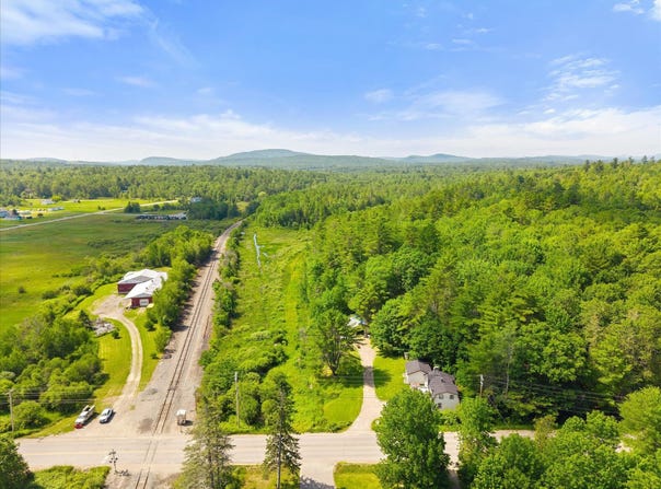 532 Lebanon Road, Winterport, ME 04496