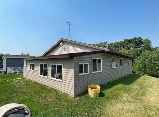 22010 125th Street NW, Sunburg, MN 56289