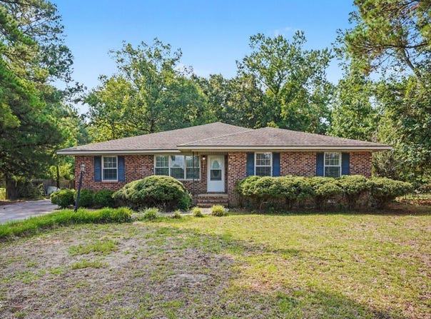 12821 N Carolina 242 Highway S, Bladenboro, NC 28320
