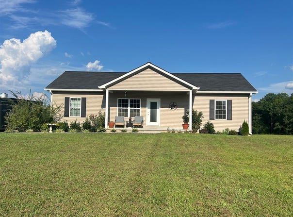 1230 Pea Ridge Road, Scottsville, KY 42164