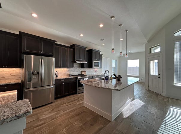 2905 Lago Costa DR, La Marque, TX 77568