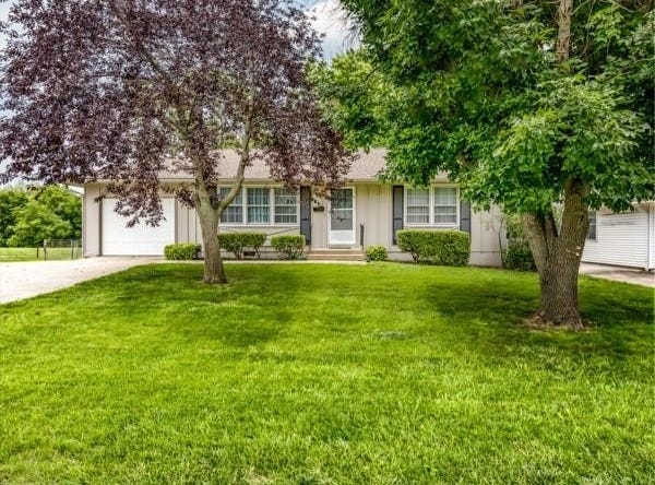 607 Green Street, Lee's Summit, MO 64063