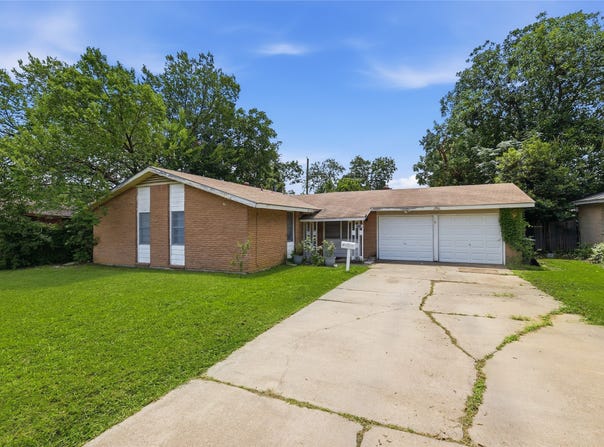 2006 Exeter Street, Irving, TX 75062