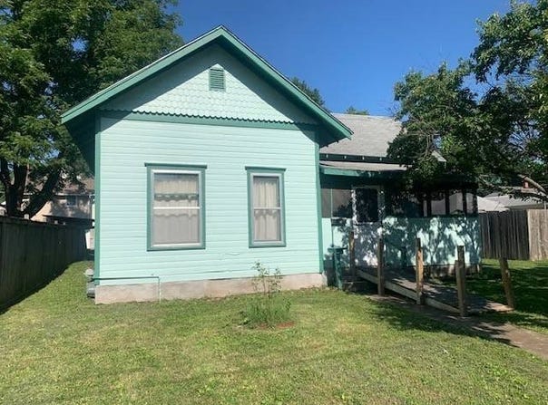 906 S Lincoln Ave, Chanute, KS 66720