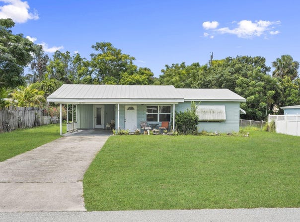 1658 NE Sunview Terrace, Jensen Beach, FL 34957