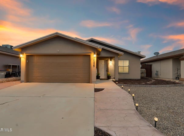 14239 Trigger Rock Lane, El Paso, TX 79938