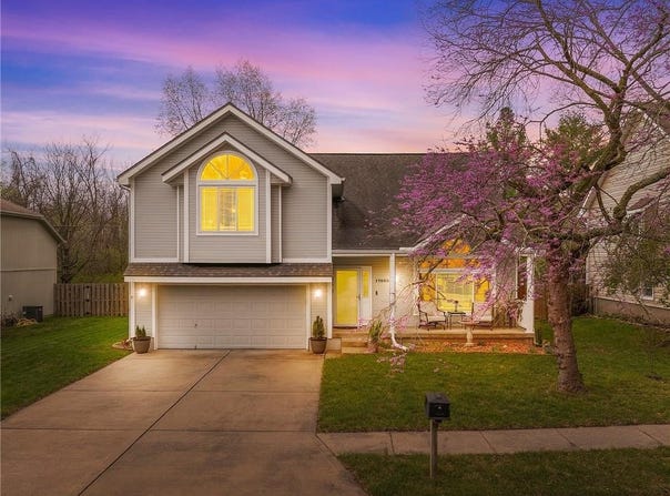 17005 E 44 Street, Independence, MO 64055