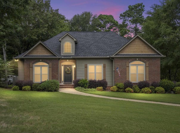 1752 KING JAMES DRIVE, ALABASTER, AL 35007