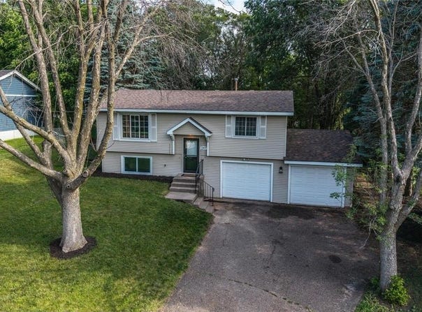 287 Frankland Street, Mahtomedi, MN 55115