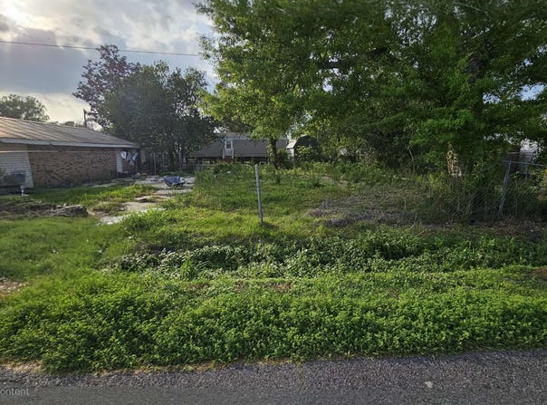 592 St Louis St, Raceland, LA 70394