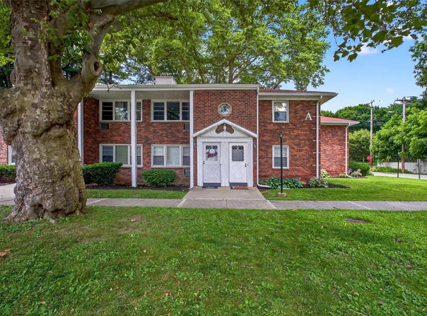 2710 South Road, Poughkeepsie, NY 12601