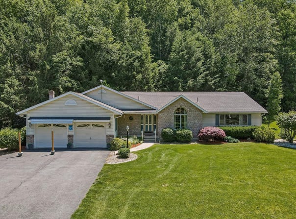 112 Fisher Lane, Effort, PA 18330