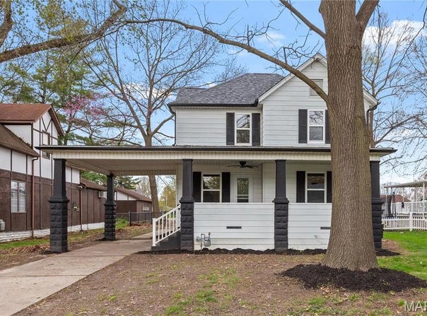 515 N Edwardsville Street, Staunton, IL 62088