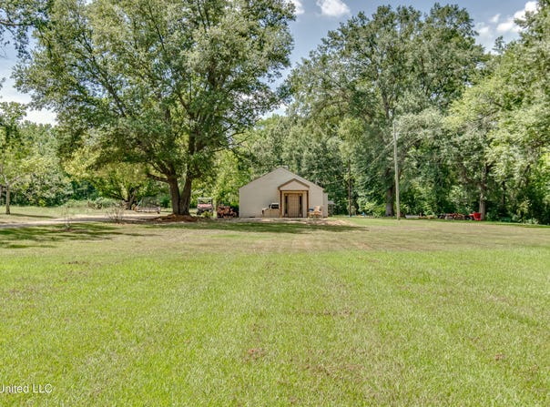 5925 Scotland Road, Bentonia, MS 39040