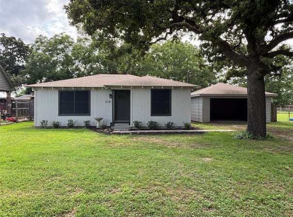 618 Brockett Street, Aubrey, TX 76227