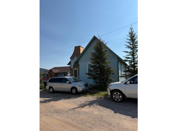 922 S West Street, Sundance, WY 82729