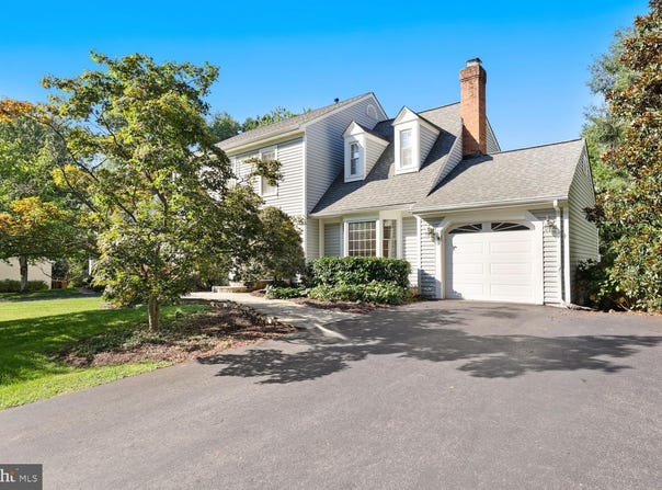 10221 EAGLE LANDING Court, BURKE, VA 22015