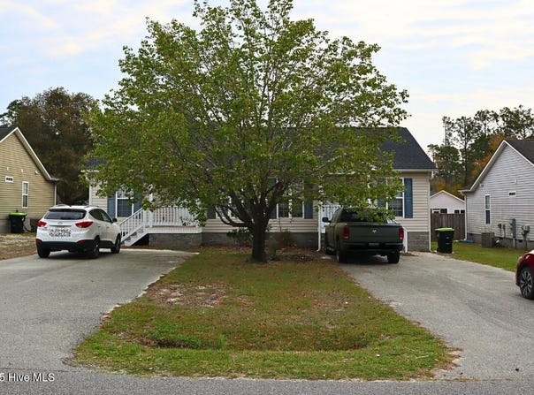 48 Cherry Road, Southport, NC 28461