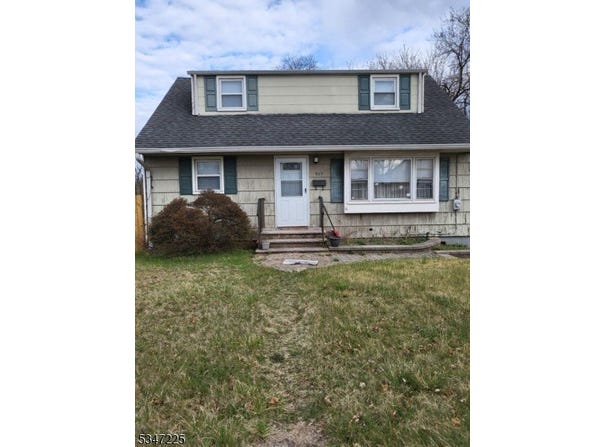 925 S Main St, Manville Boro, NJ 08835-2572