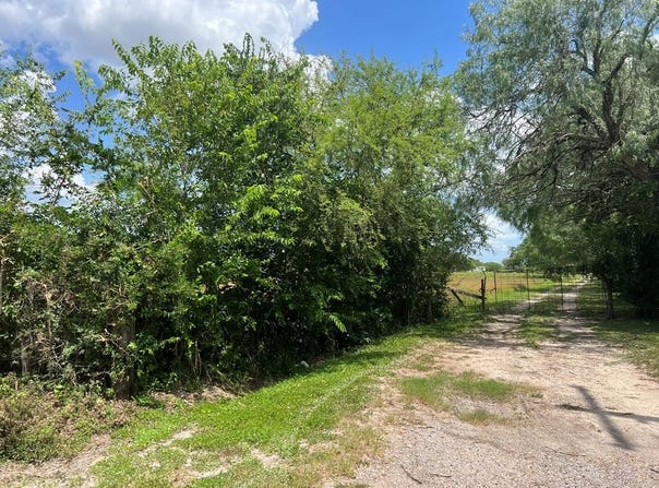2182 Old Houston Hwy, Beeville, TX 78102