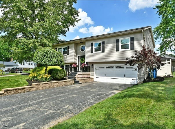1139 Lantern Lane, Niles, OH 44446