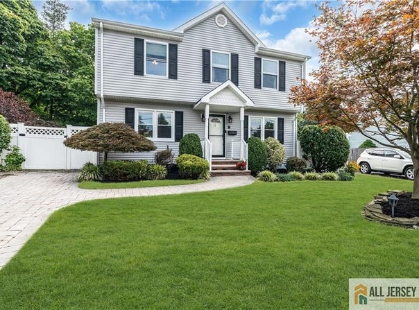 8 Highview Road, East Brunswick, NJ 08816