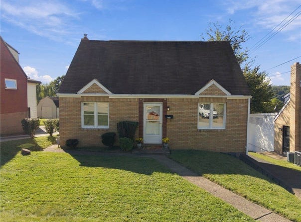 6727 W Barivista Dr, Penn Hills, PA 15147