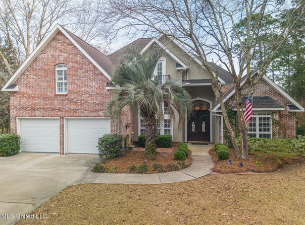 3709 Point Clear Drive, Ocean Springs, MS 39564